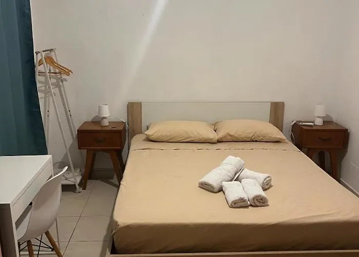 Private In A 2 Bedroom In Blata L-bajda - Close To Valletta *