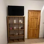 Private In A 2 Bedroom In Blata L-bajda - Close To Valletta Διαμέρισμα Hamrun