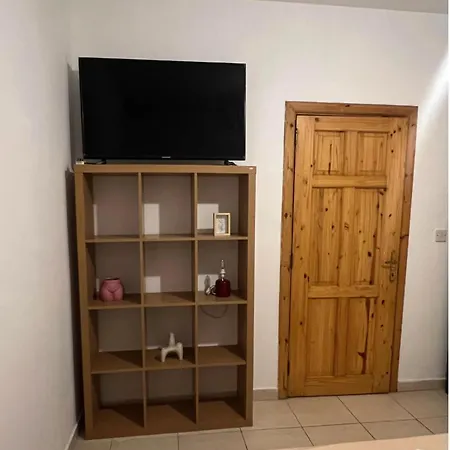 Private In A 2 Bedroom In Blata L-bajda - Close To Valletta Apartment Hamrun