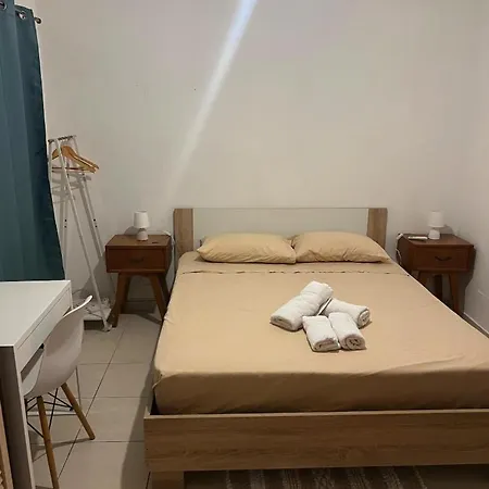Private In A 2 Bedroom In Blata L-bajda - Close To Valletta *