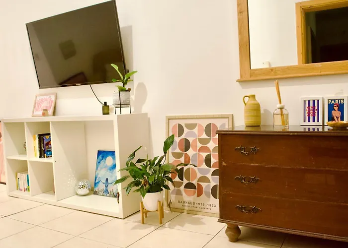 Private In A 2 Bedroom In Blata L-bajda - Close To Valletta Daire