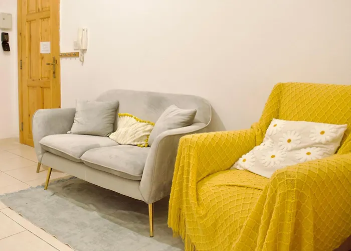 Private In A 2 Bedroom In Blata L-bajda - Close To Valletta