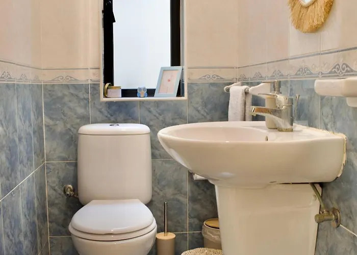 Private In A 2 Bedroom In Blata L-bajda - Close To Valletta Daire *